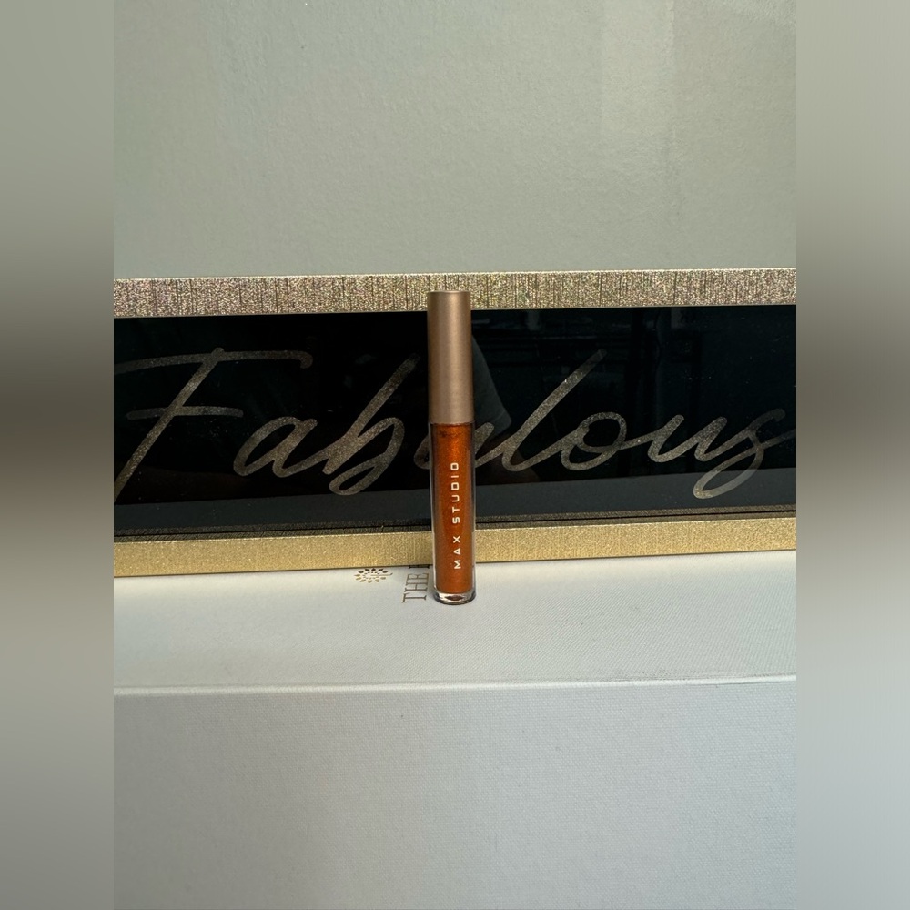 HOT SAND MAX STUDIO LIP GLOSS